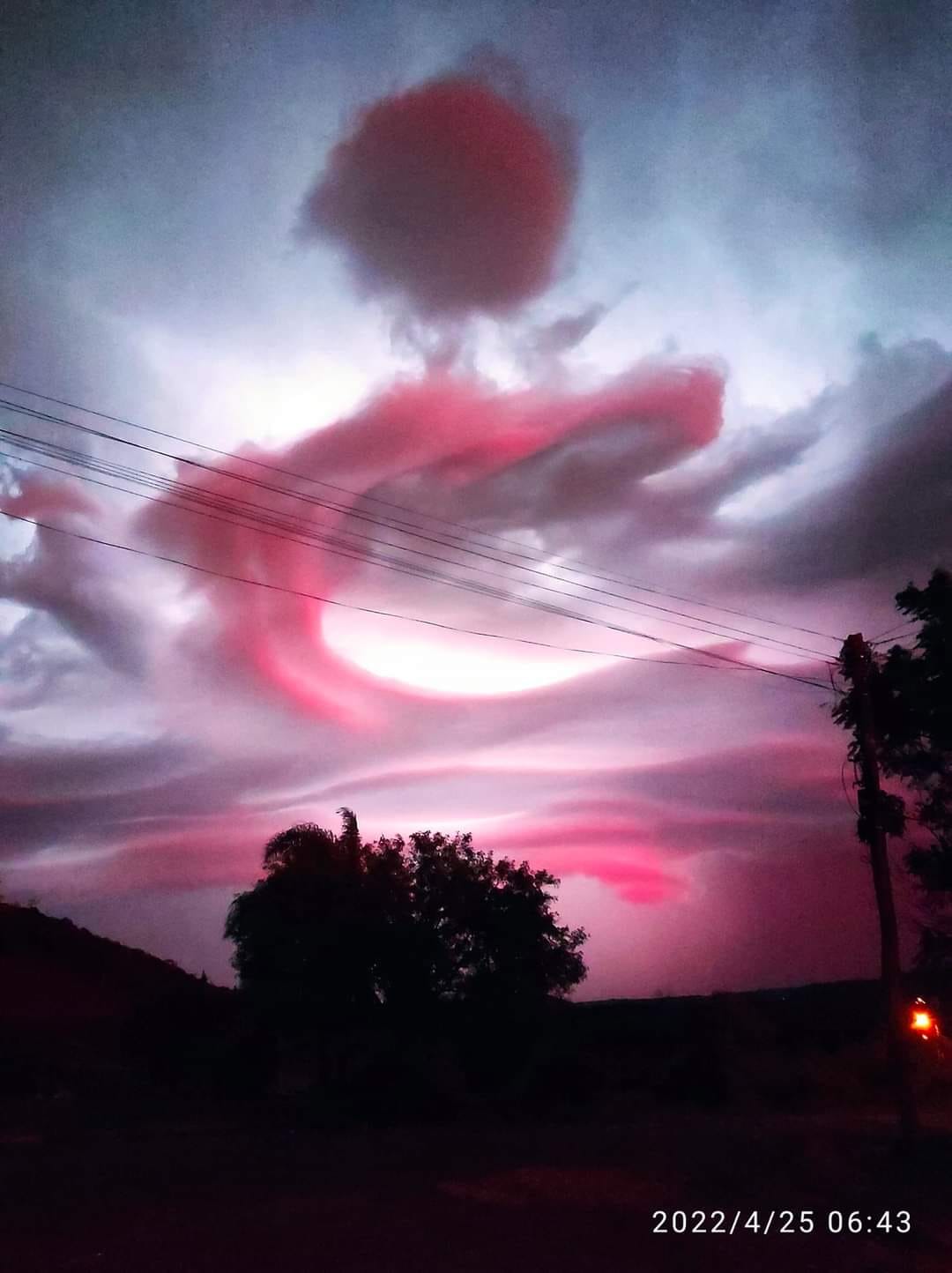 Clouds Follow Dragon