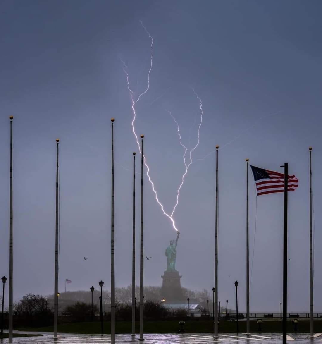 Statue of Liberty Lightning